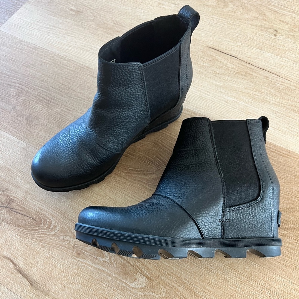 Sorel Joan of Arctic Wedges size 9.5
